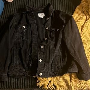 FOREVER 21 Distressed jean jacket